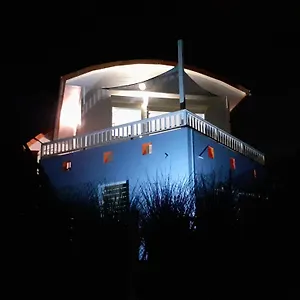 A L'arche Bleue Le Robert