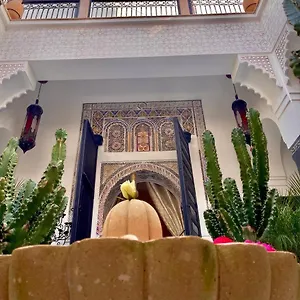 riad-taachchaqa.marrakeshhotelsmorocco.com/